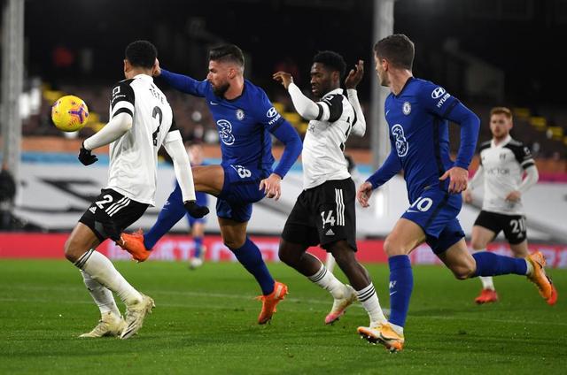 为什么棒球比赛中主审裁判的护甲看起来如此厚重