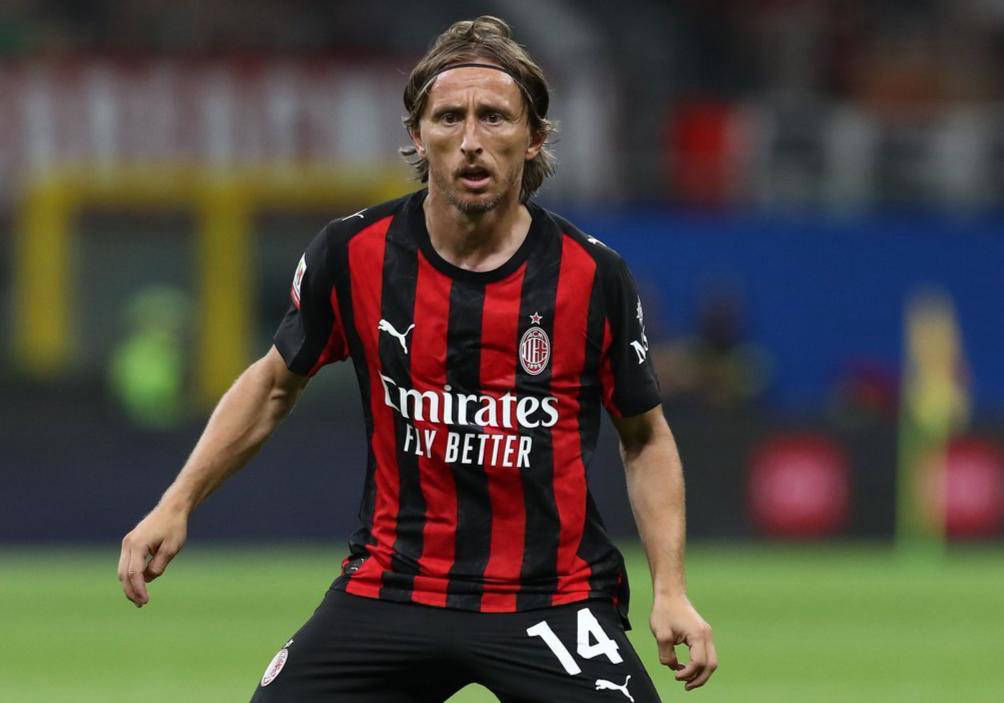 朴茨茅斯总监：热刺已与我们就可能提前召回梁民革进行了谈判