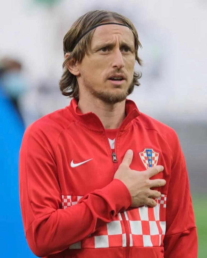 英超-舍什科双响海文乌龙 曼联2-2伯恩利