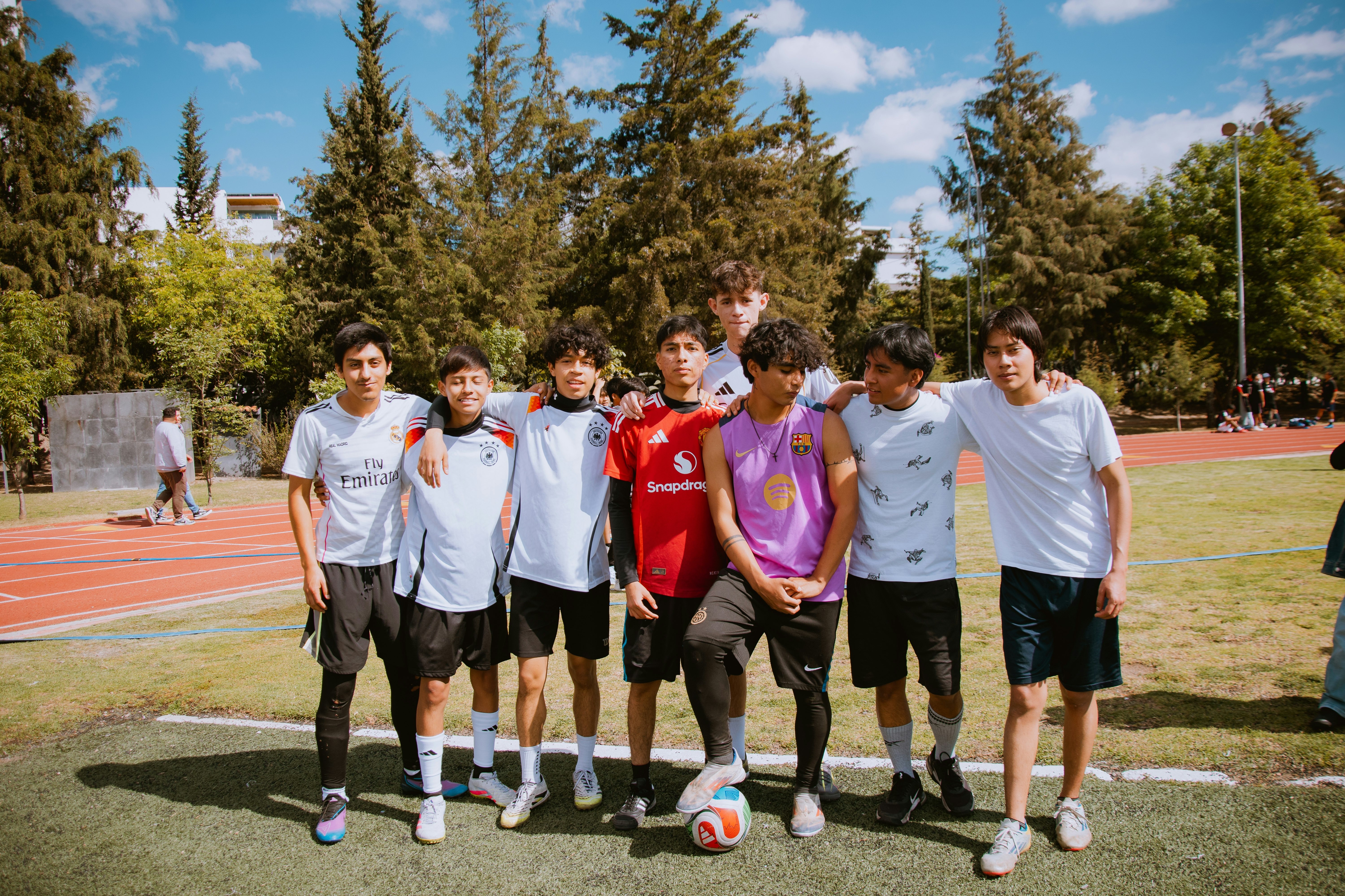 意甲半场：内雷斯双响，那不勒斯3-0亚特兰大