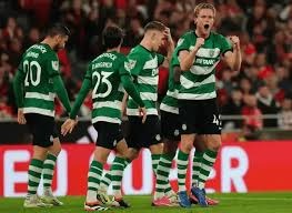 中国男子冰壶队在冬奥会资格赛中连胜两场，即将迎战新西兰和韩国，展现强大实力，期待继续拼搏。